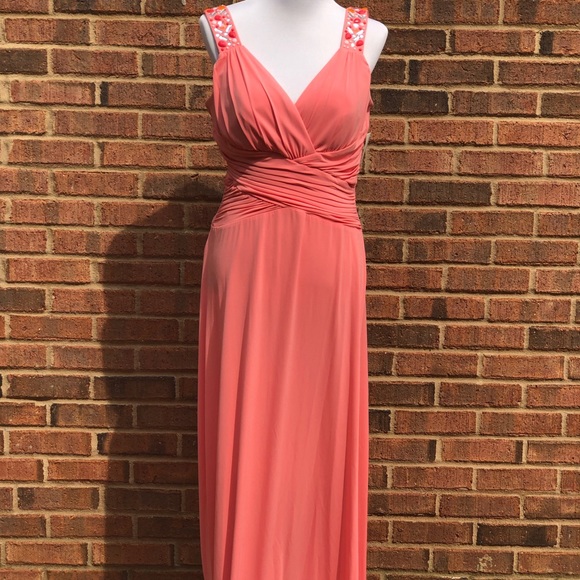 Sangria Formal Dress. - Picture 1 of 6
